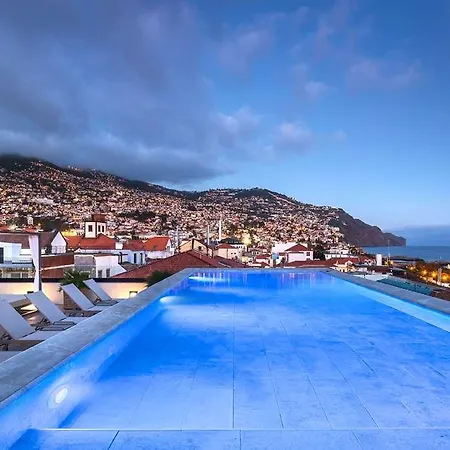 Отель Barcelo Oldtown