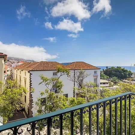 Barcelo Oldtown Отель Фуншал